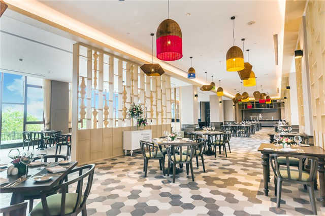 云南悅椿溫泉度假酒店裝修設(shè)計實(shí)景圖| 溫泉度假酒店餐廳設(shè)計