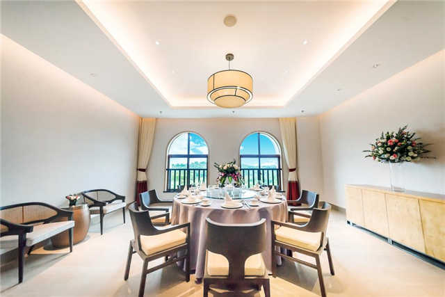云南悅椿溫泉度假酒店裝修設(shè)計實(shí)景圖| 溫泉度假酒店中餐廳包間設(shè)計